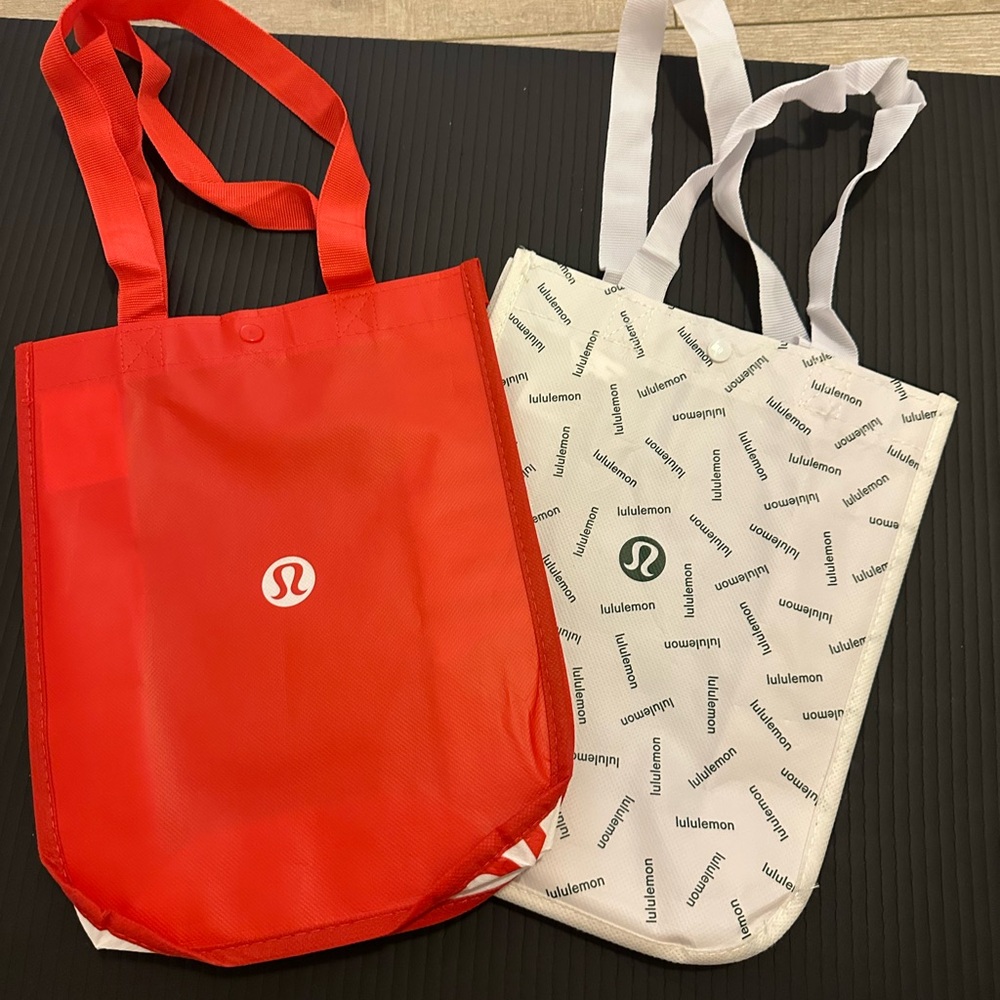 lululemon athletica Vibrant Red and Patterned White Tote Set